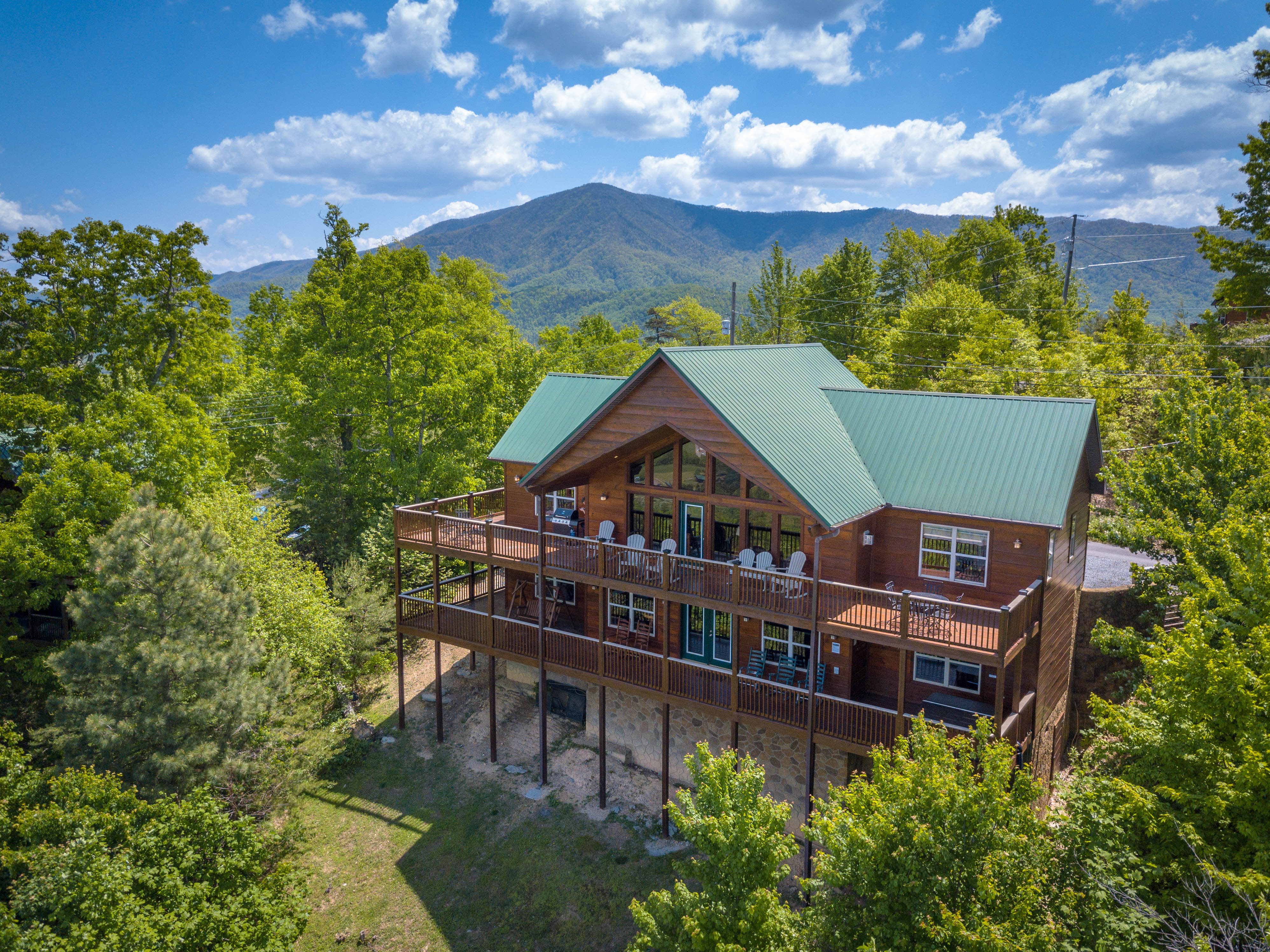 Four Bedroom Pigeon Forge Smoky Mountain Tennessee Group Vacation