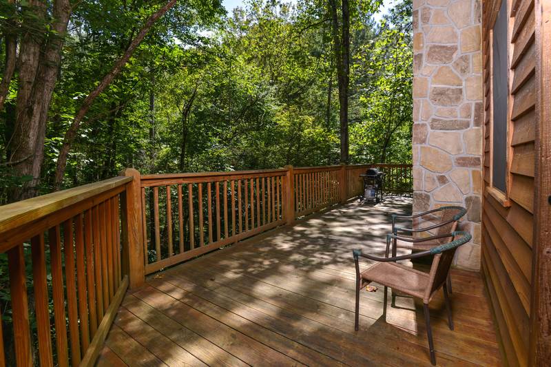 Pigeon Forge One Bedroom Plus Loft Cabin Rental Whirlpool-Hot Tub-Secluded