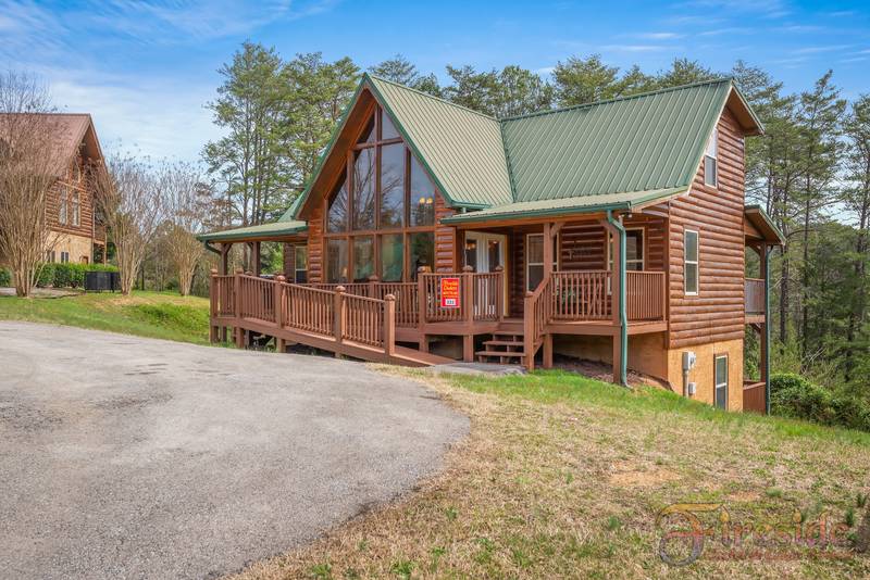 Pigeon Forge Four Bedroom Cabin Rental-Amazing Grace-Mountain View ...