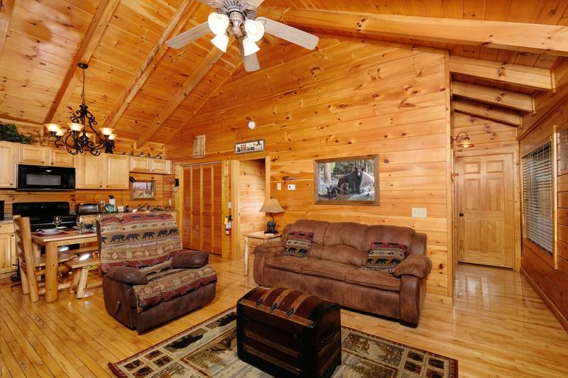 River Port 2 Bedroom Log Cabin Rental