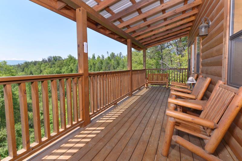 Bear Pause Lookout - 3 Bedroom Luxury Chalet - Pigeon Forge, Tennessee