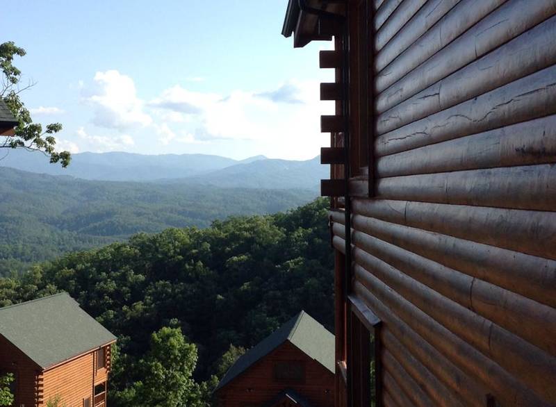 Pigeon Forge Legacy Mountain Resort One Bedroom Cabin Rental