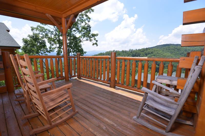 Pigeon Forge Legacy Mountain Resort One Bedroom Cabin Rental