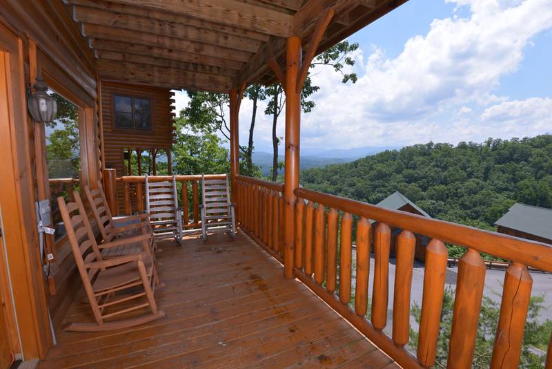 Pigeon Forge Legacy Mountain Resort One Bedroom Cabin Rental