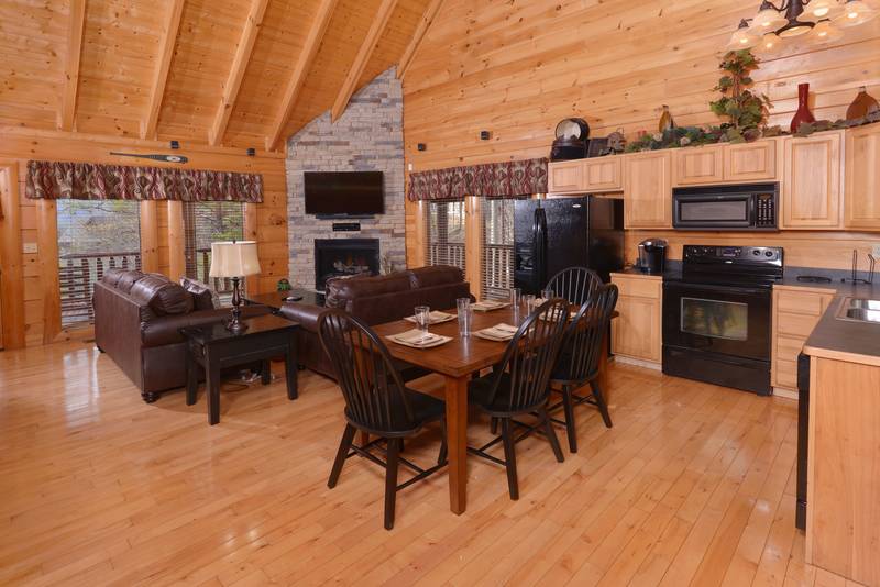 Pigeon Forge-Black Bear Resort-Two Bedroom Cabin Rental Pool Table Internet